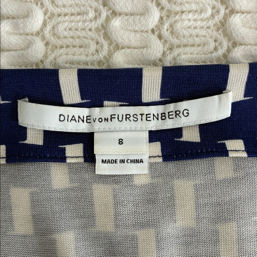 Diane Von Furstenberg Wrap Dress 100% Silk Women’… - image 7